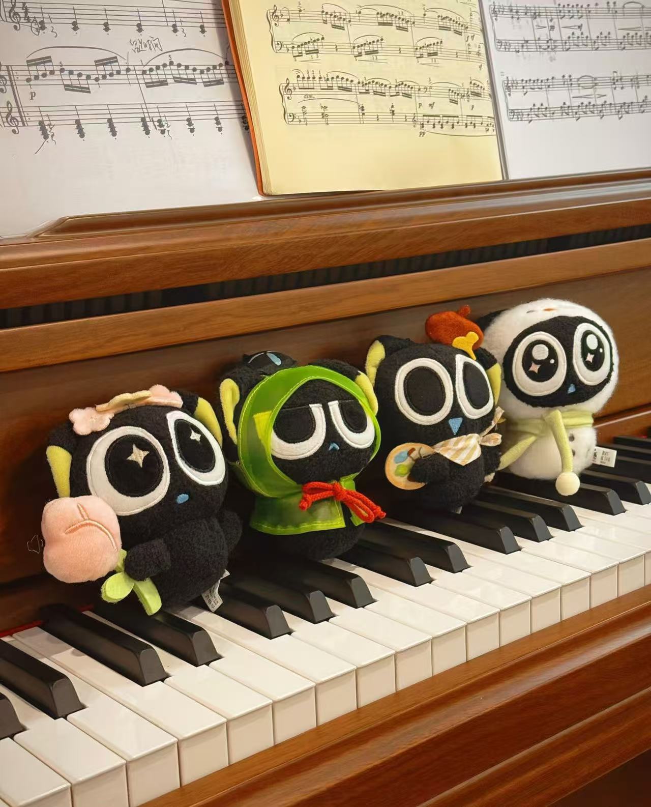 Tech & Toys - Little Black Cat Four Seasons Plush Key Ring Blind Box - Goodie Goodie