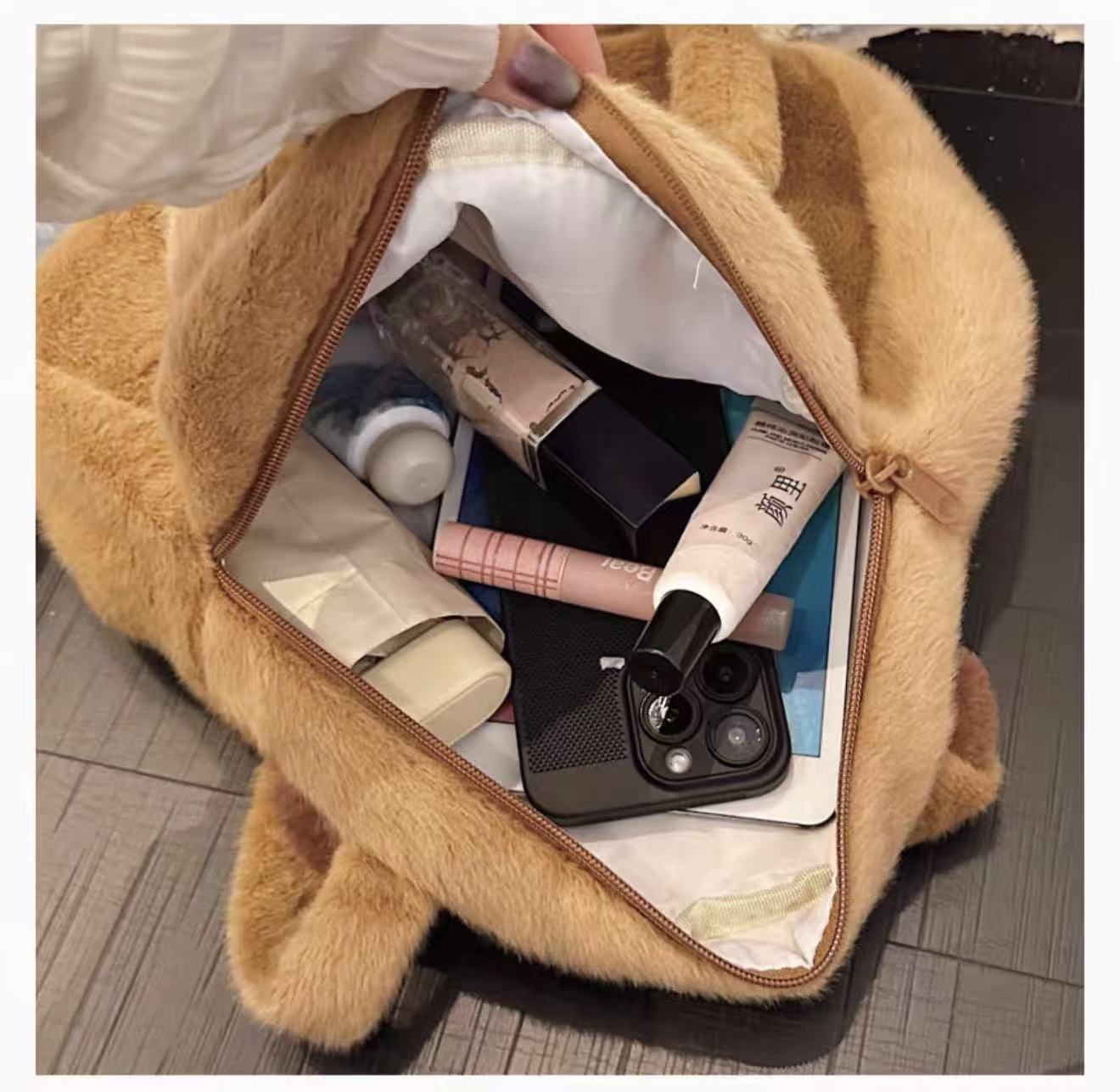 Cute Capybara Snot Bubble Plush Shoulder Bag