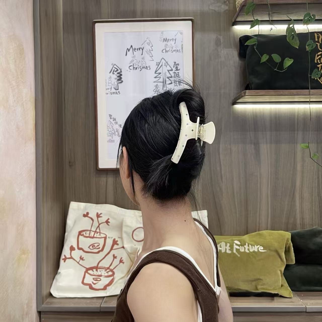 Colorful Rhinestone Acrylic Hair Claw 11.5cm Shark Clip