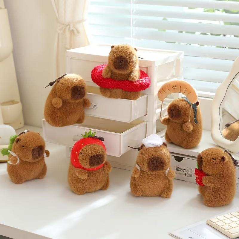 Capybara Plush Keychain 13cm - Apple Lifebuoy