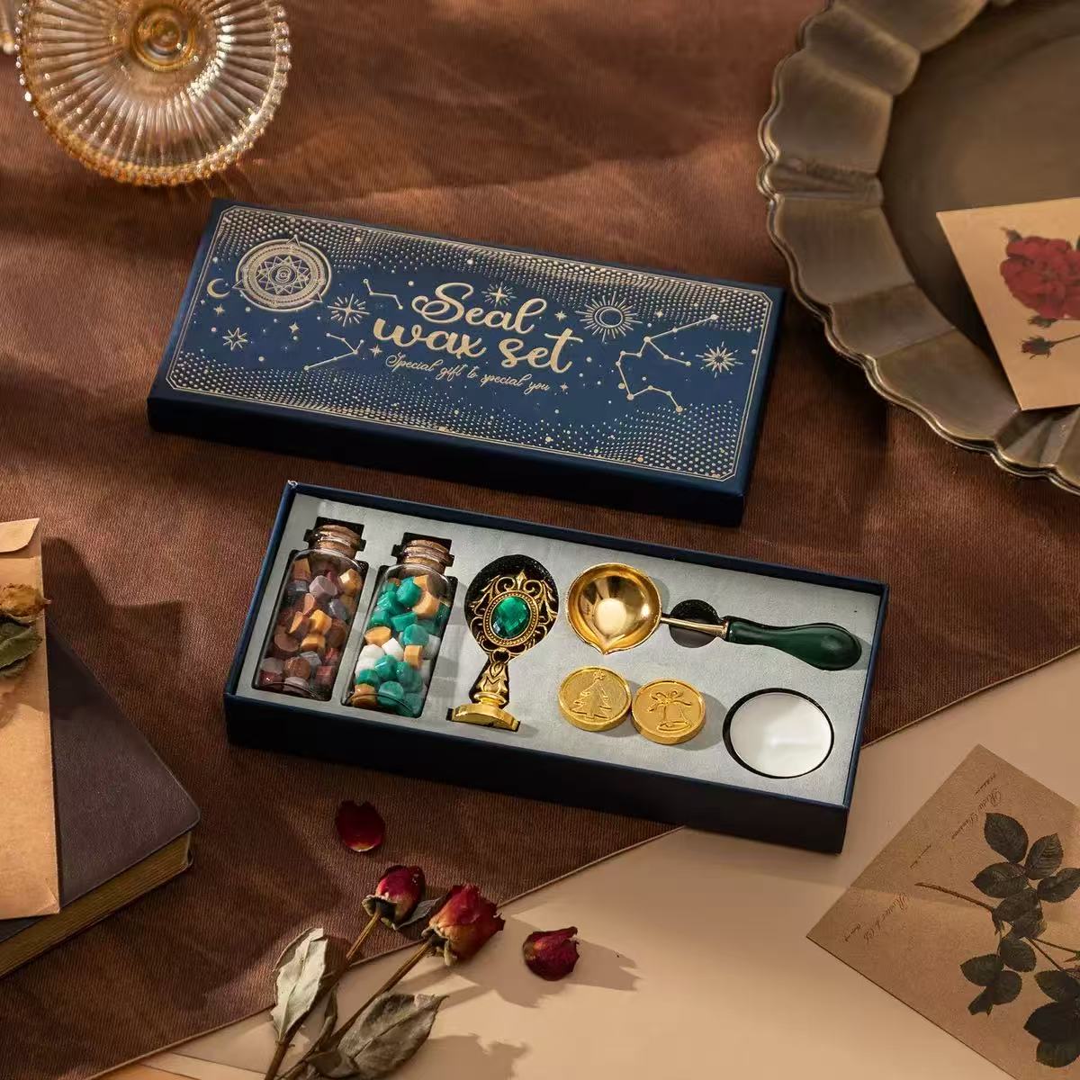 Christmas-Themed Vintage Wax Seal Stamp 7-Piece Set – Green Handle