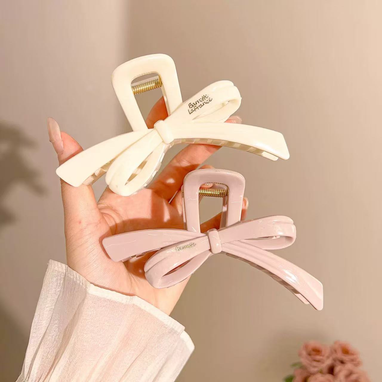 Bow Hair Claw Clip 12.5 cm – Beige