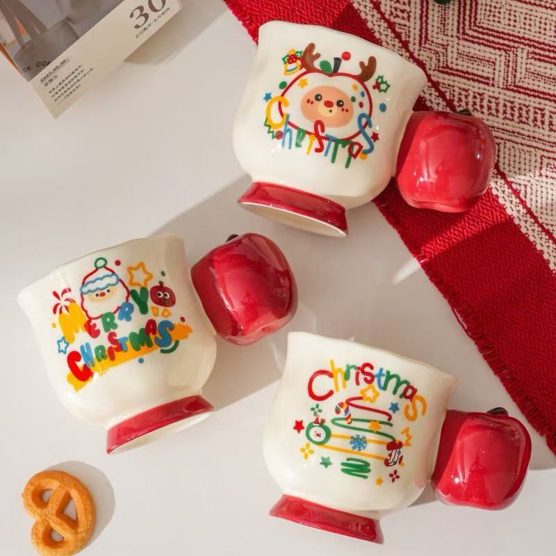 Christmas Apple Ceramic Mug with Apple-Shaped Spoon 350ml Assorted