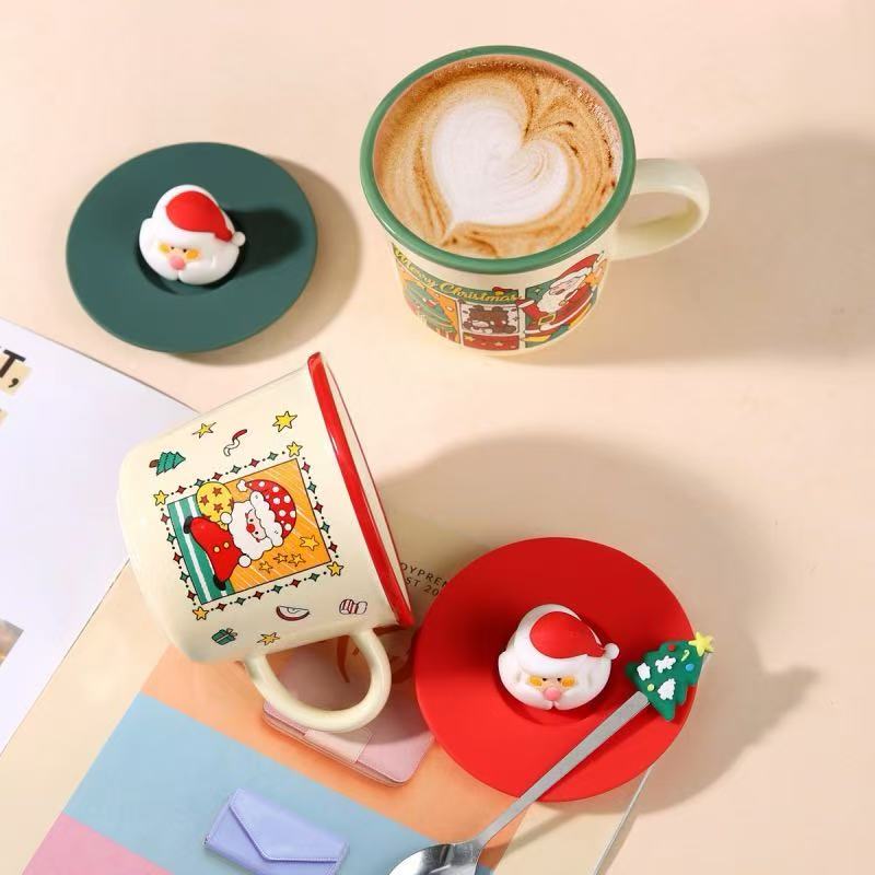 Santa Claus Ceramic Mug with Silicone Lid & Stirring Spoon 400ml