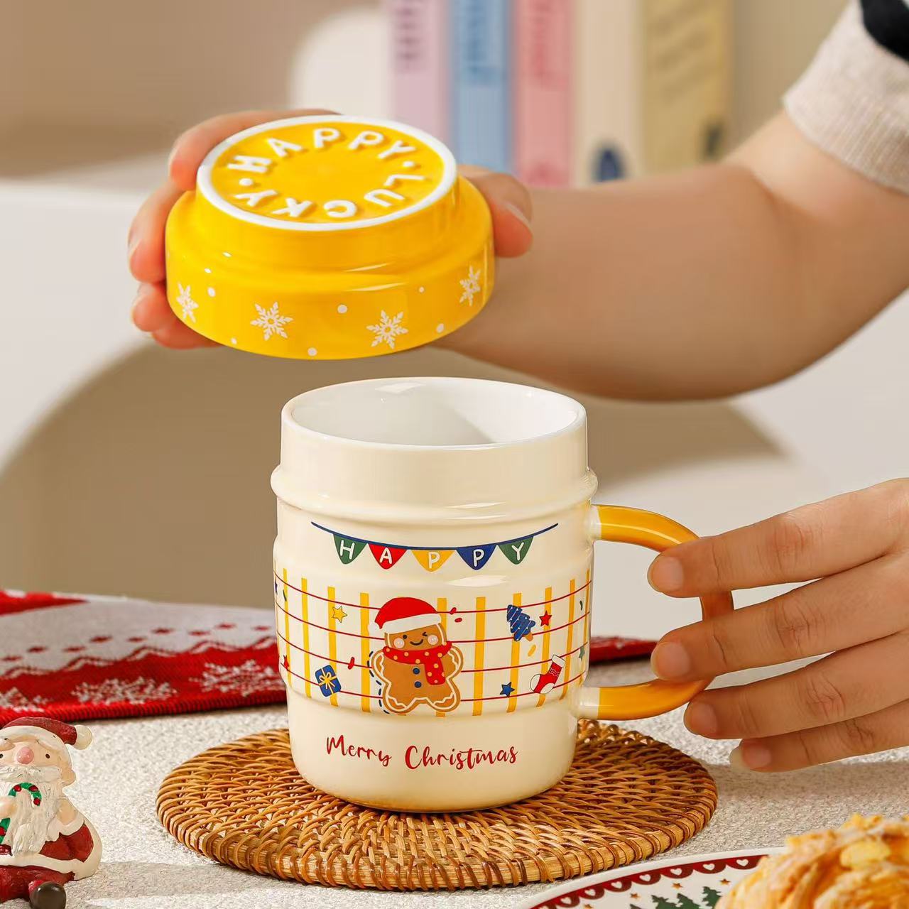 Cute Christmas Ceramic Mug 420ml with Lid Assorted