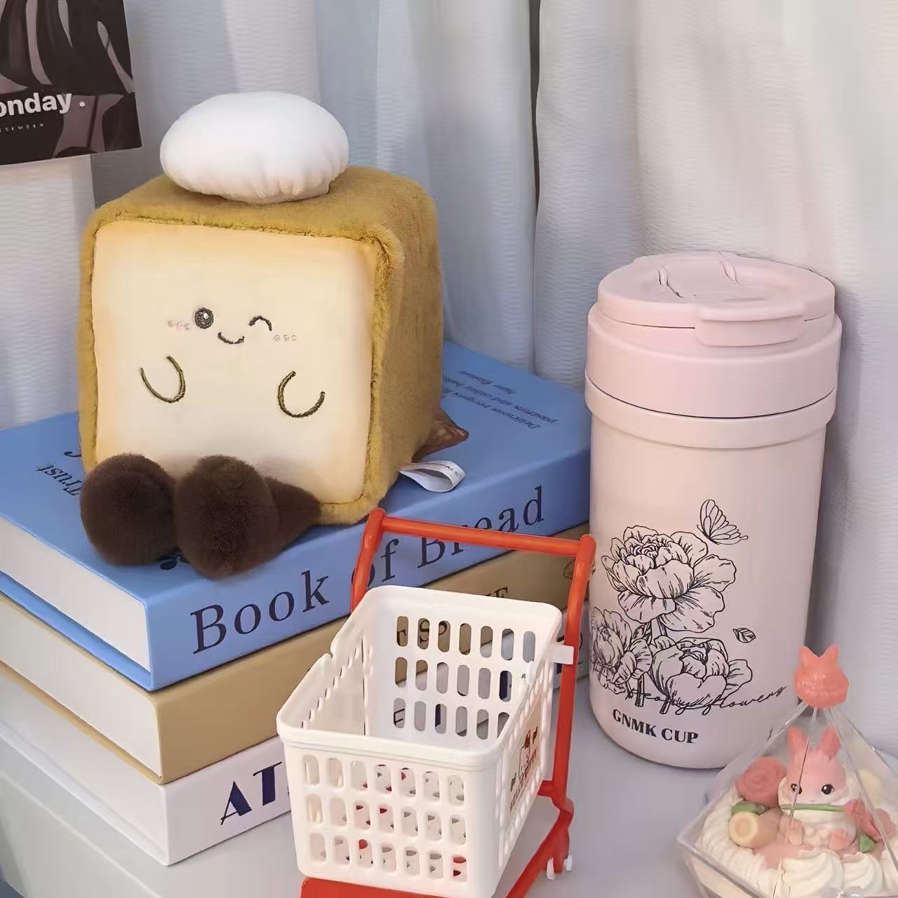 Cube Friends Plush Squishy – Toast Buddy