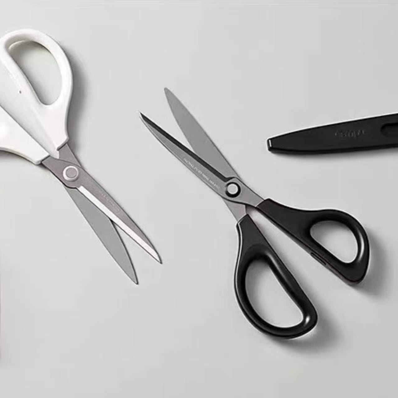 KOKUYO Campus Slim Tip Scissors with Protective Cover – White