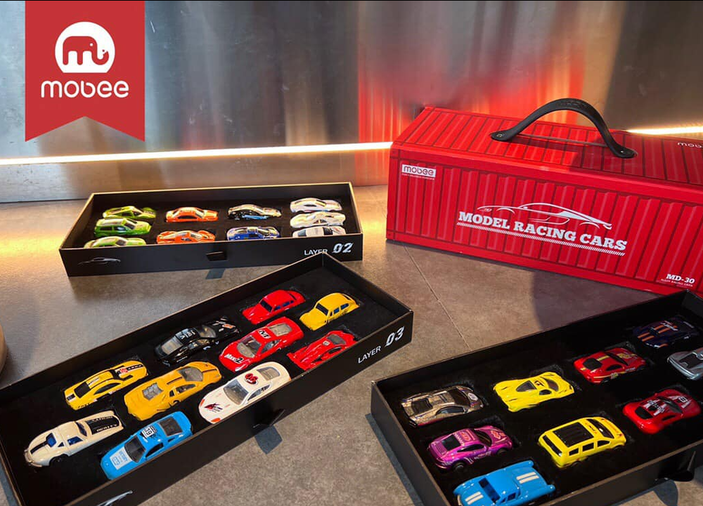 Gifts - 30 Zinc Alloy Racing Cars with Map and Parking Building - Goodie Goodie